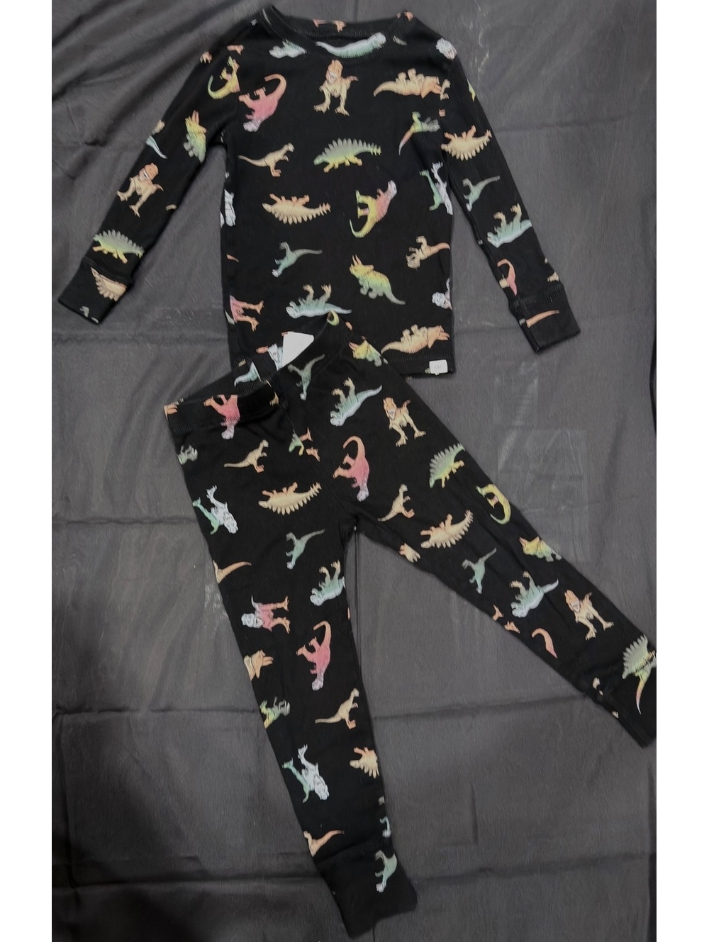 Gap kids organic cotton Dinosaur Pajamas Size 6